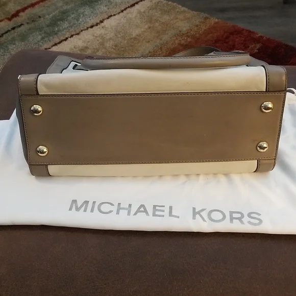 MK leather bag - Picture 13 of 17